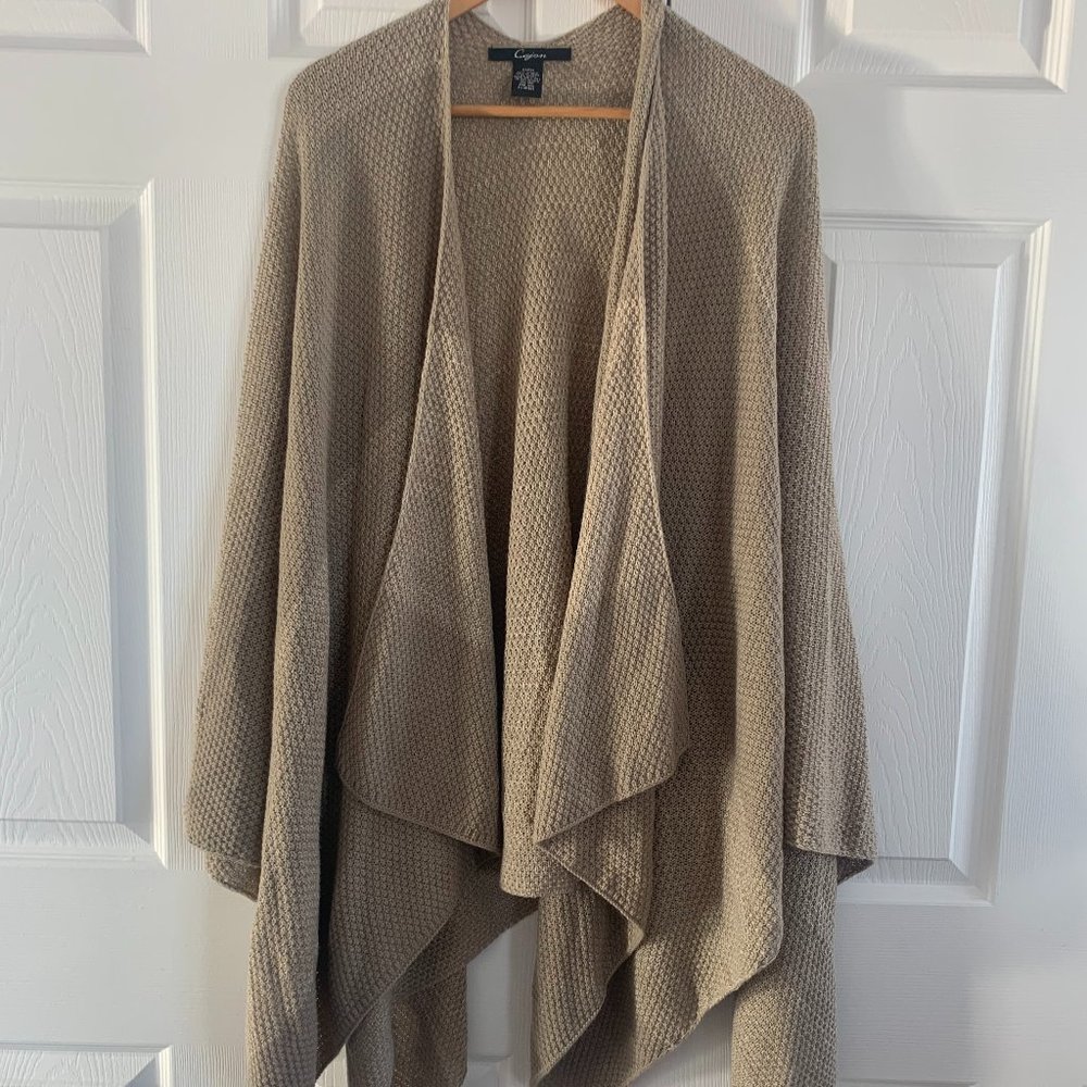 Beautiful Cejon Minimalist Poncho